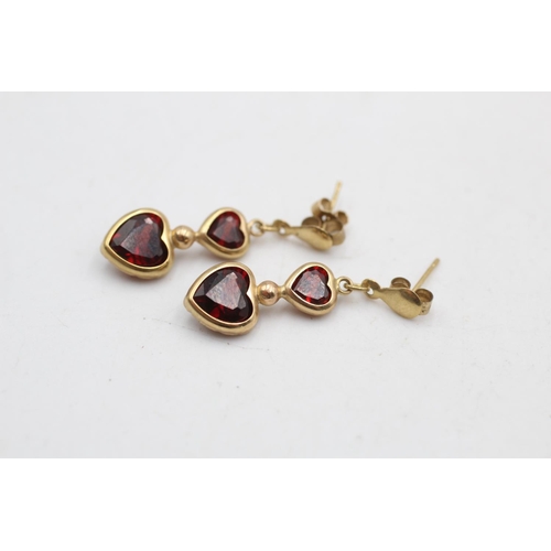 95 - Two pairs of 9ct gold and garnet heart drop earrings, one with diamonds - approx. gross weight 3.3 g... 