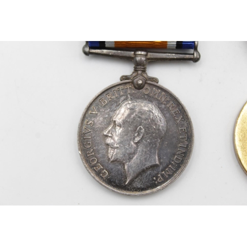 102 - A WWI medal pair with original ribbons presented to S/11431. PTE. C. Lee Bapty - Rifle Brigade