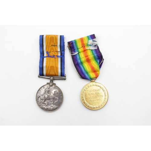 102 - A WWI medal pair with original ribbons presented to S/11431. PTE. C. Lee Bapty - Rifle Brigade