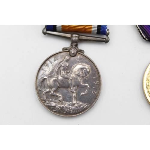 102 - A WWI medal pair with original ribbons presented to S/11431. PTE. C. Lee Bapty - Rifle Brigade