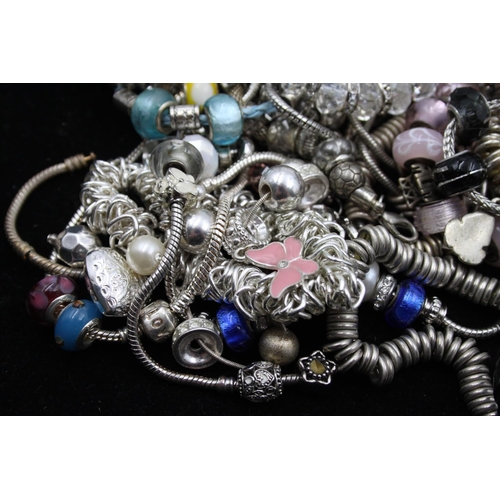 42 - Forty fashion charm bracelets