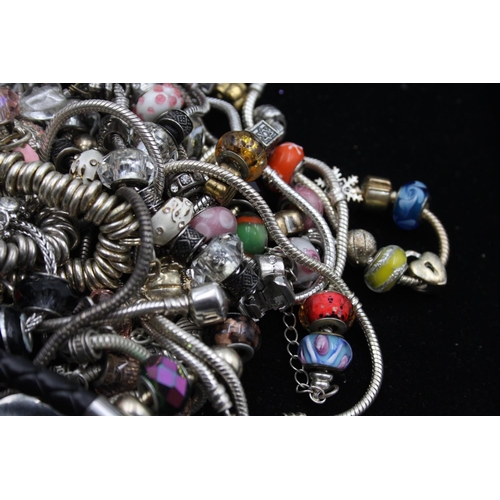 42 - Forty fashion charm bracelets