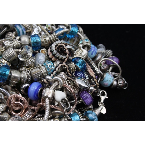 43 - Forty fashion charm bracelets