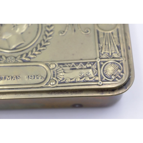 96 - An antique WWI brass Princess Mary Christmas tin with 1914 Christmas card -  approx. 13cm x 8.5cm