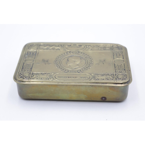 96 - An antique WWI brass Princess Mary Christmas tin with 1914 Christmas card -  approx. 13cm x 8.5cm