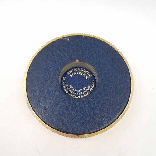 122A - A 1983 replica display sovereign/coin holder - approx. 11cm diameter