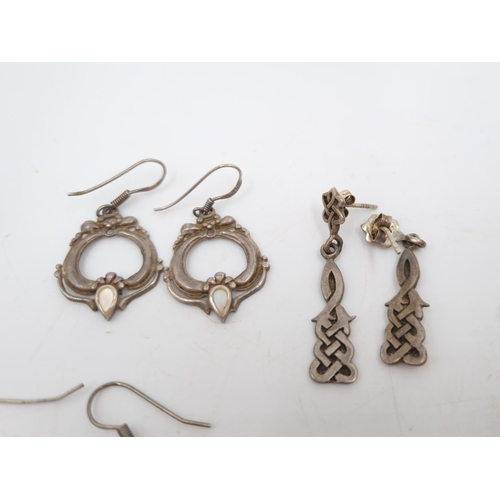 27 - A collection of yellow and white metal jewellery to include pair of 9ct gold horseshoe design earrin... 