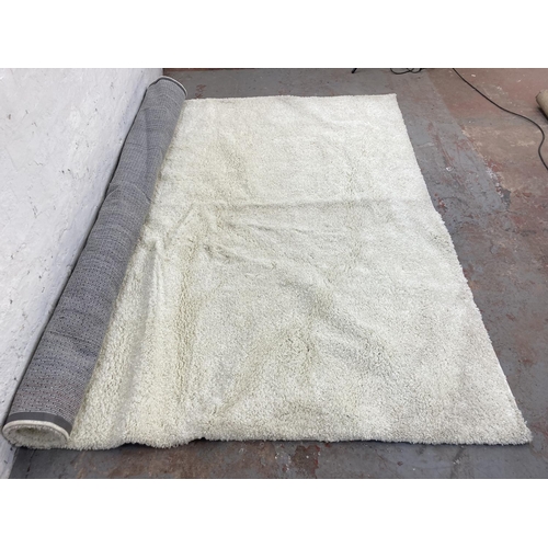 1107 - A Rugs.com Soft Solid Shag Collection rug - approx. 305cm x 245cm