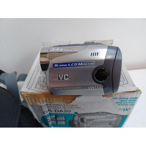 319 - A collection of Mini DV camcorders to include boxed JVC GR-D230EK, boxed JVC GR-DA20, cased Canon MV... 