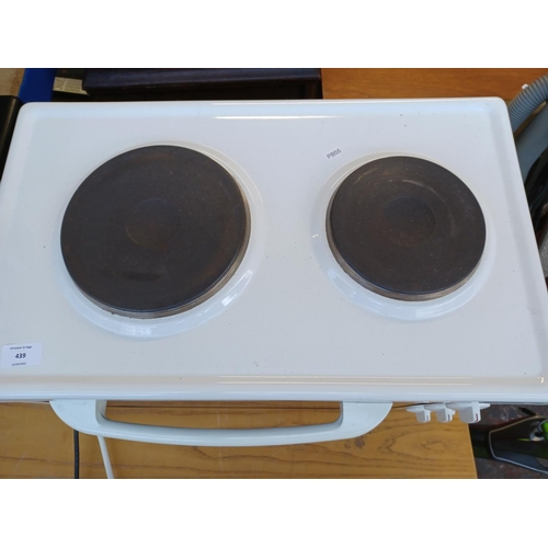 439 - A Baby Belling MK318 counter top electric cooker