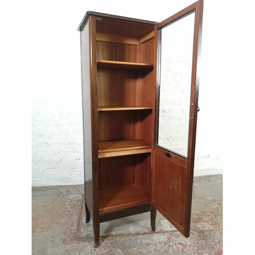 136 - An Edwardian style mahogany display cabinet with single glazed door and four internal shelves - appr... 