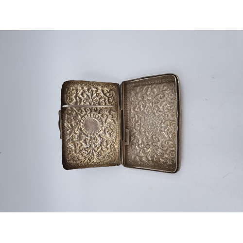 1013 - A white metal cigarette box with acanthus leaf design - approx. 9cm x 6cm and gross weight 116 grams