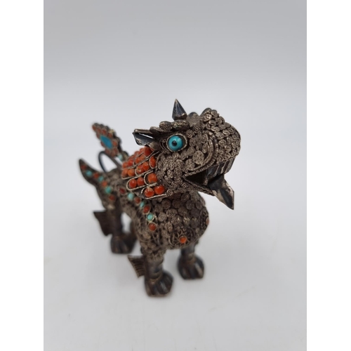 1027 - A 925 silver filigree turquoise and coral beaded foo dog lidded figurine - approx. 7.5cm high and gr... 