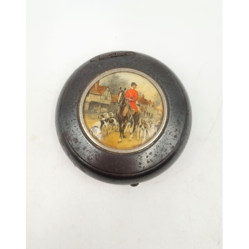 1064 - A 19th century metal circular snuff box with printed hunting scene to centre - approx. 7.5cm diamete... 