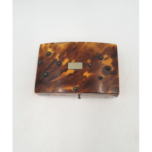 1067 - A late 19th/early 20th century tortoise shell trinket box - approx. 3.5cm high x 8cm wide x 5cm deep