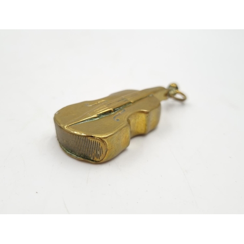 1074 - A 19th century brass novelty violin snuff box - approx. 6.5cm long