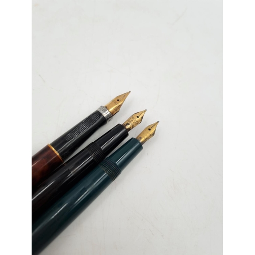 1079 - Three vintage Parker fountain pens with 14ct gold nibs