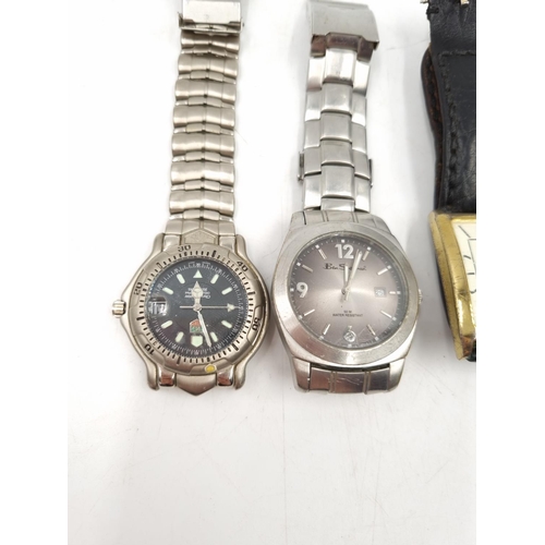 1092 - Five assorted men's and women's wristwatches to include Gucci, Sekonda etc.