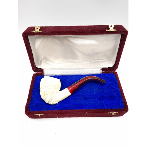 1109 - A collection of boxed vintage meerschaum smoking pipes