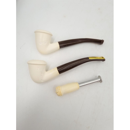 1109 - A collection of boxed vintage meerschaum smoking pipes