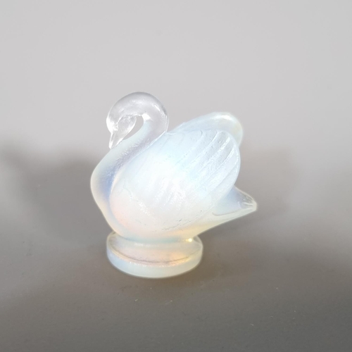 1117 - Three Sabino glass figurines, one Mockingbird signed 'Sabino Paris' - approx. 14.5cm high and two fu... 