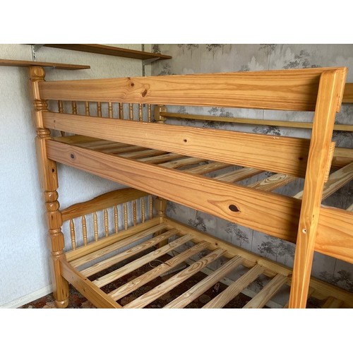 189A - A Julian Bowen pine bunk bed frame