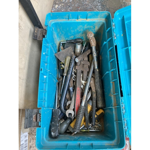 524 - A collection of assorted tools to include 210v sanders, hand saws, vintage tools, toolboxes etc.