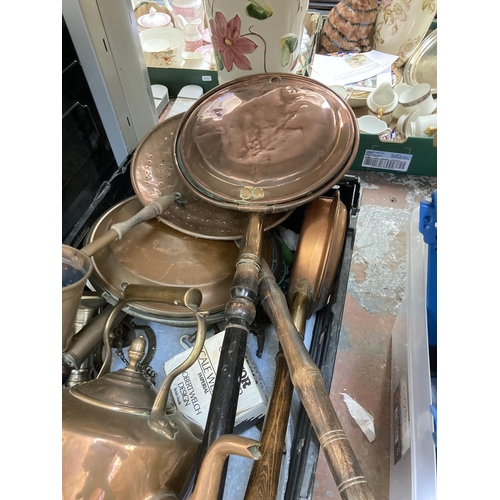 568 - A collection of assorted metalware to include 19th century copper bed warming pans, 19th century cop... 