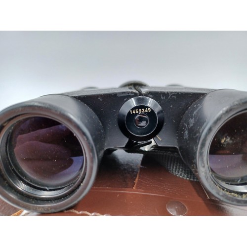 225 - A cased pair of Zeiss Dialyt 8 x 30 B binoculars