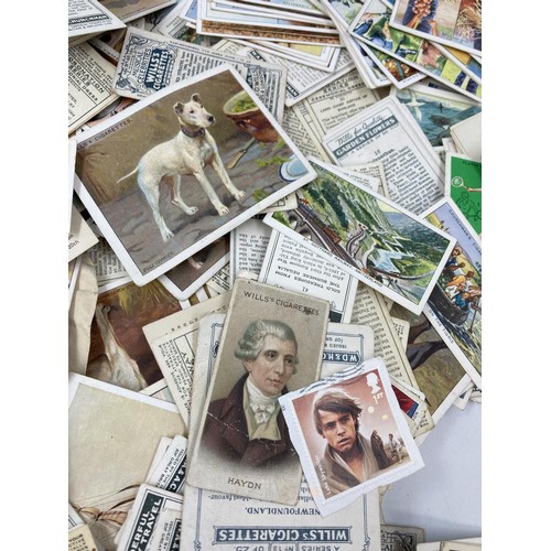 1612 - A large collection of vintage cigarette cards