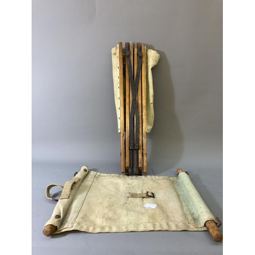 1683 - A WWI Officers folding camping chair - approx 84cm high x 43 wide x 45cm deep when extended