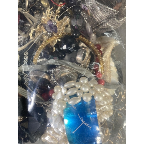 96 - A large collection of assorted costume jewellery - approx. 3.85kg