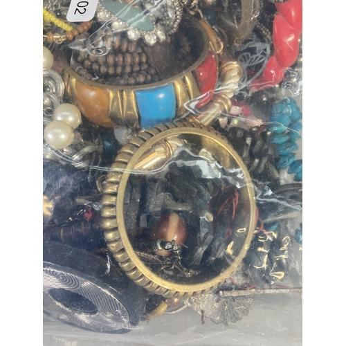 100 - A large collection of assorted costume jewellery - approx. 4.30kg