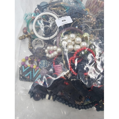 107 - A large collection of assorted costume jewellery - approx. 3.70kg