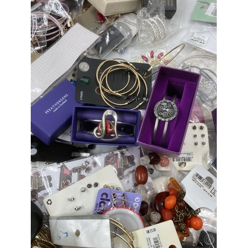 159 - A box containing a large quantity of assorted costume jewellery to include bangles, earrings, neckla... 