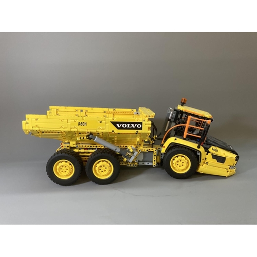 81 - A boxed Lego Technic 42114 6x6 Volvo articulated hauler