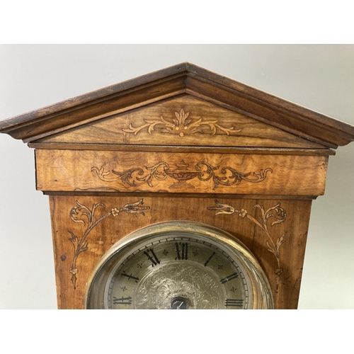 210 - An early 20th century inlaid walnut cased chiming mantel clock with brass face, pendulum and movemen... 