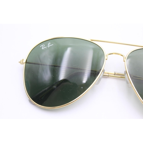 140 - A cased pair of unisex Ray-Ban gold tone large aviator style sunglasses