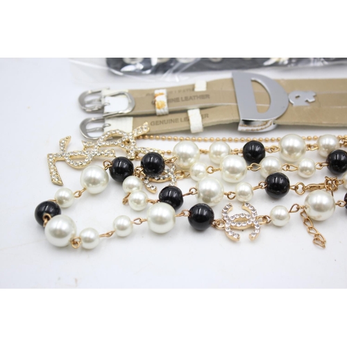 144 - Fifteen items of contemporary fashion jewellery