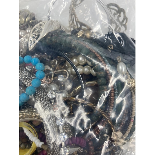 114 - A large collection of assorted costume jewellery - approx. 4.3kg