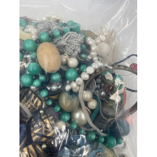 116 - A large collection of assorted costume jewellery - approx. 4.35kg