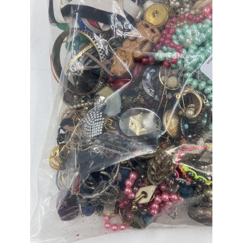 121 - A large collection of assorted costume jewellery - approx. 4.5kg