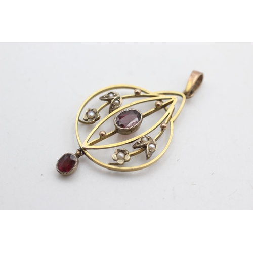 2002 - A late Victorian/Edwardian 9ct gold garnet and seed pearl lavalier pendant - approx. gross weight 1.... 