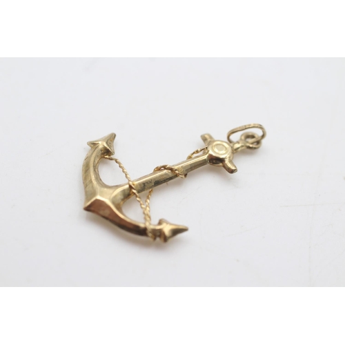 2094 - A 9ct gold rope wrapped anchor pendant - approx. gross weight 1.7 grams