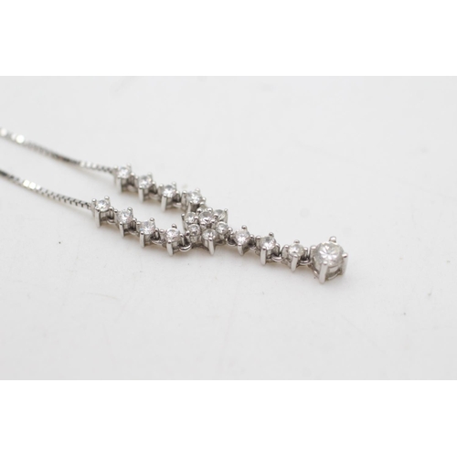 2136 - A 9ct white gold clear gemstone drop pendant necklace - approx. gross weight 3.1 grams