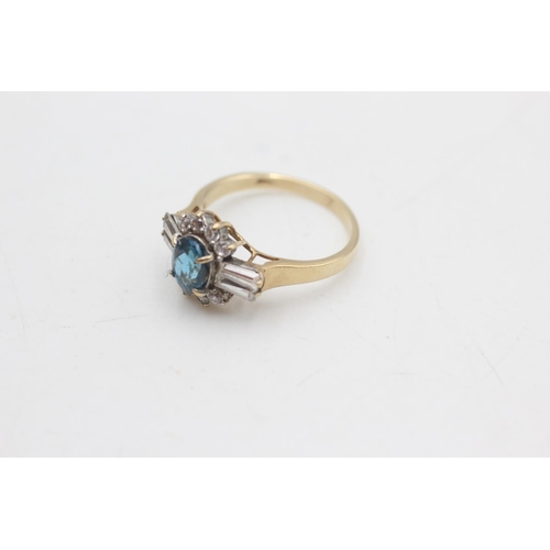 2142 - A 9ct gold topaz and clear gemstone cluster dress ring, size O½ - approx. gross weight 3 grams