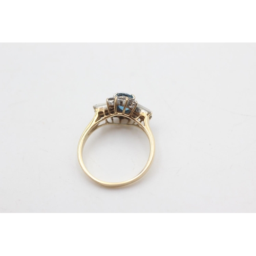 2142 - A 9ct gold topaz and clear gemstone cluster dress ring, size O½ - approx. gross weight 3 grams