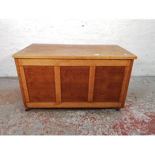 1015 - A mid 20th century oak blanket box - approx. 59.5cm high x 102cm wide x 53cm deep