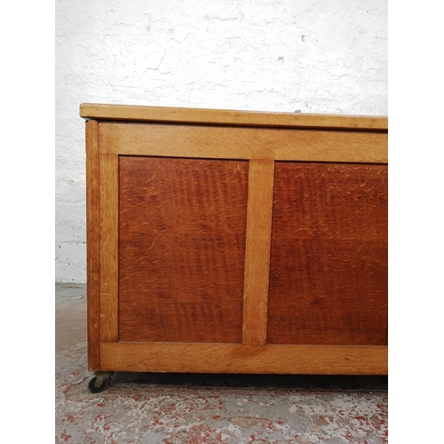 1015 - A mid 20th century oak blanket box - approx. 59.5cm high x 102cm wide x 53cm deep