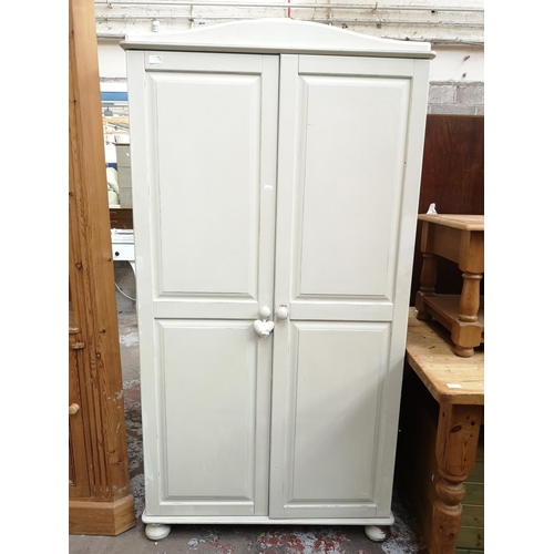 1118C - A modern dove grey painted double wardrobe - approx. 182cm high x 96cm wide x 54cm deep